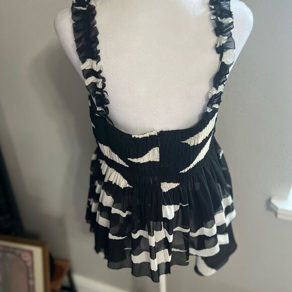 Tory Burch Lucea Top Animal Stripe
Black White size 14 large extra large zipper - Picture 14 of 15